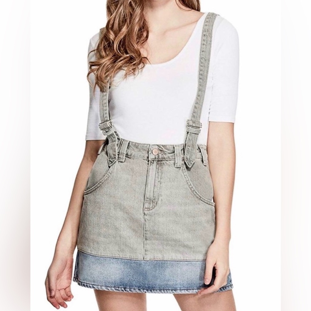 Guess Two-tone denim‎ skirt with adjustable suspenders Size 26